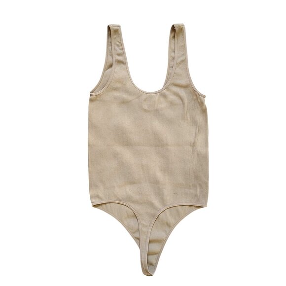 Colsie Women's Seamless Scoop Ribbed Bodysuit Beige Tan Med Basic Layering - Picture 2 of 7
